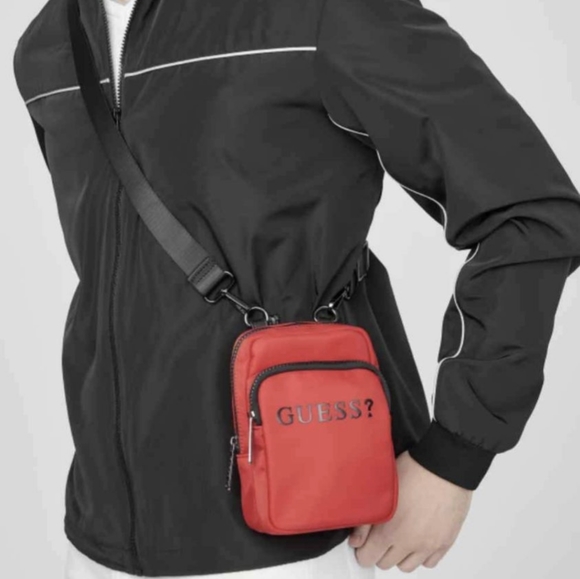 ♥️❤️NWT Mini crossbody bag by Guess - Picture 5 of 5